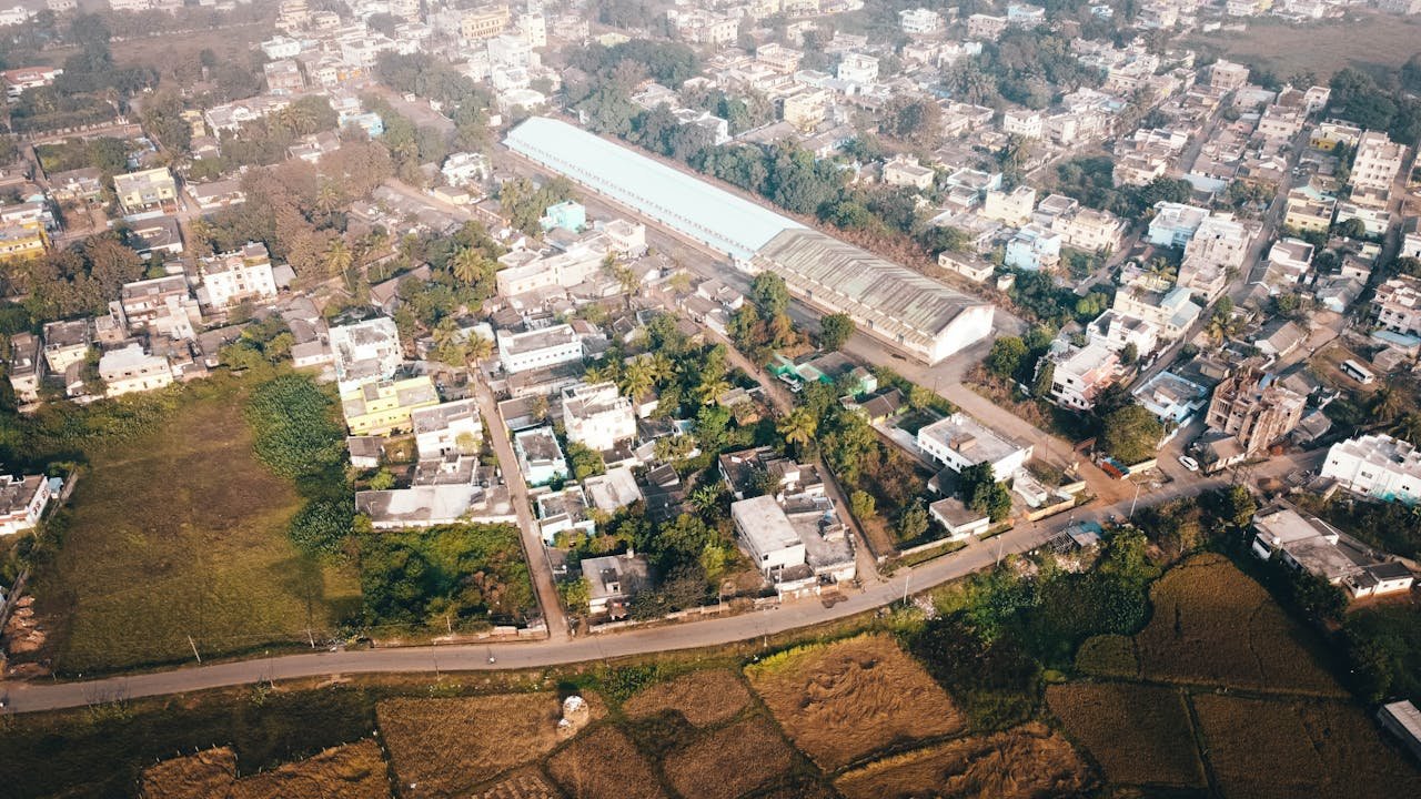Residential plotted development near urban infrastructure corridor